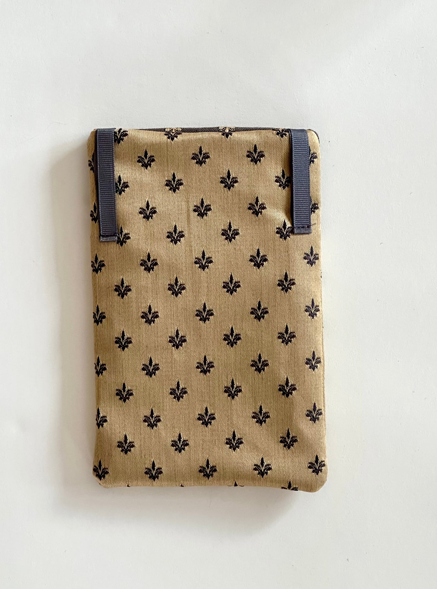 The Portable Pocket - Gold fleur de lys